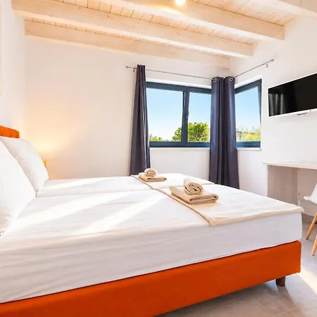 Wellness & Spa, Stella - Heated Pool, Jacuzzi, Table Tennis, Children's Playground, Close To The Sea, Medulin - Istria Villa *