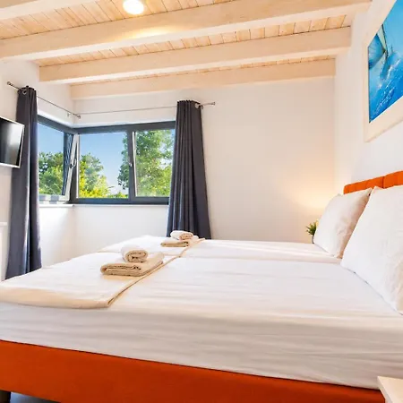 Villa Wellness & Spa, Stella - Heated Pool, Jacuzzi, Table Tennis, Children's Playground, Close To The Sea, Medulin - Istria *