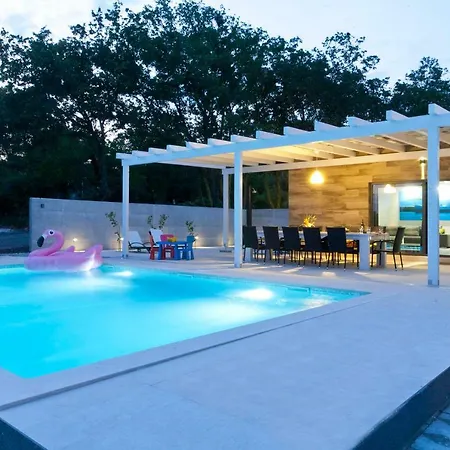 Wellness & Spa, Stella - Heated Pool, Jacuzzi, Table Tennis, Children's Playground, Close To The Sea, Medulin - Istria *