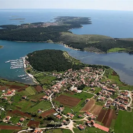 Villa Wellness & Spa, Stella - Heated Pool, Jacuzzi, Table Tennis, Children's Playground, Close To The Sea, Medulin - Istria